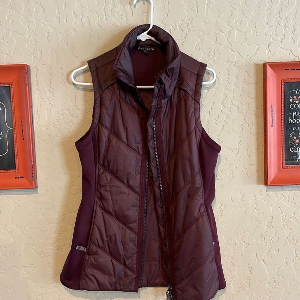 Athleta vest size Medium